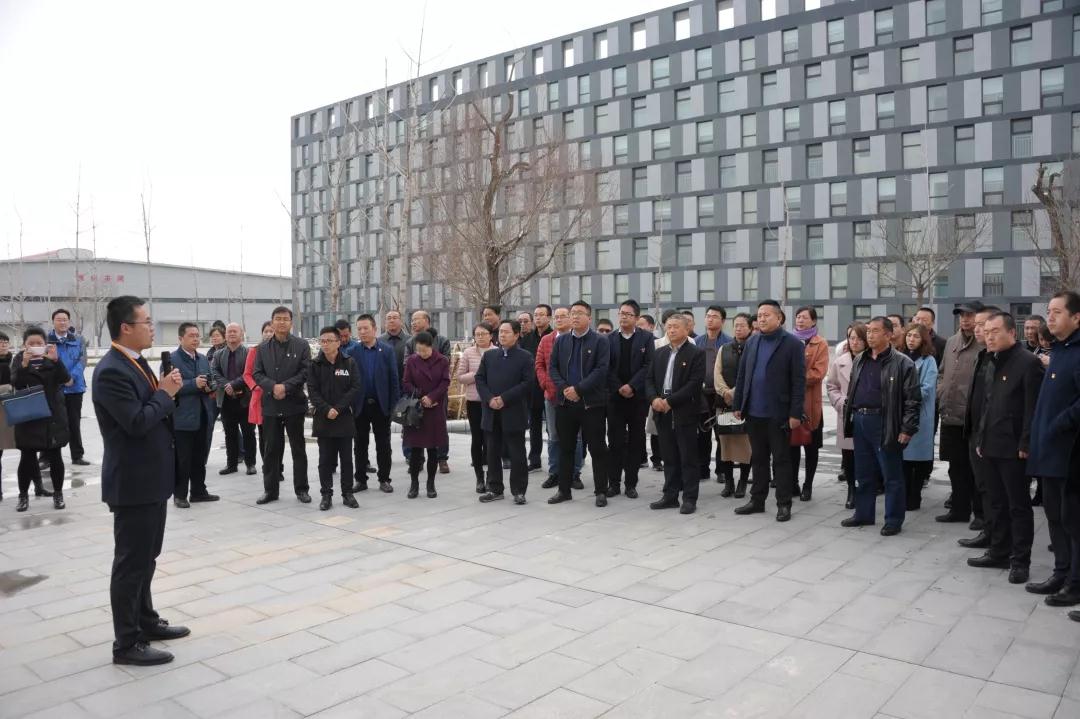 甘肃省第三期党建强、发展强非公经济工作能力提升培训班参观兰州新区“亚太三厂” 项目